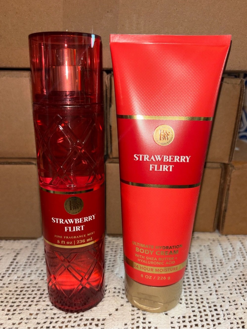 (2026) Bath & Body Works Strawberry Flirt Body Cream & Mist - Red